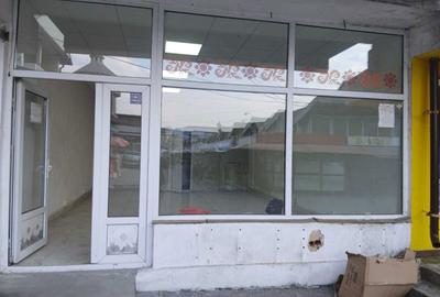 Spațiu comercial, de 40 mp, în Central - 7