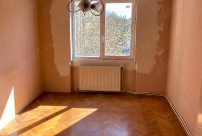 Apartament de vanzare 2 camere , Str Paulesti , et 3 , 62.000 euro neg. - 4