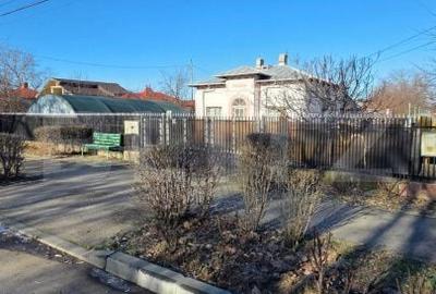 Casă cu 4 camere decomandat cu Teren 809 Mp în Central - 2