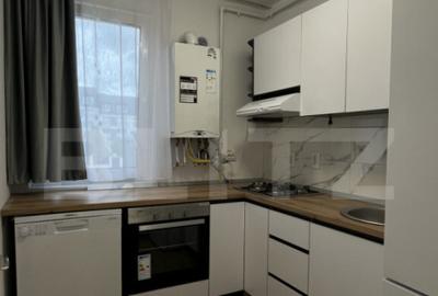 Apartament cu 3 camere semidecomandat, mobilat în Florești
