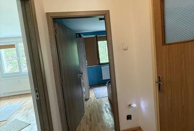 Apartament cu 3 camere semidecomandat în Drumul Taberei - 1