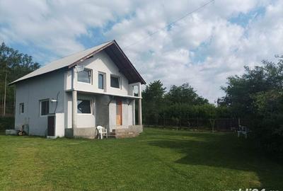 Casă cu 3 camere în Hemeiuș - 8