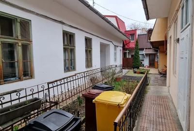 Casă cu 4 camere în Central - 2