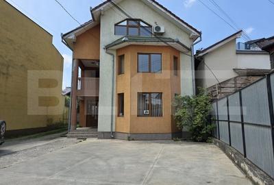 Casa de vanzare, cu 9 camere, 308 mp, zona RrM1