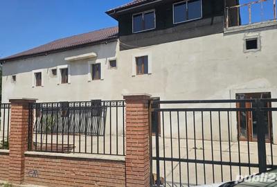 Cladire spatiu comercial - 2