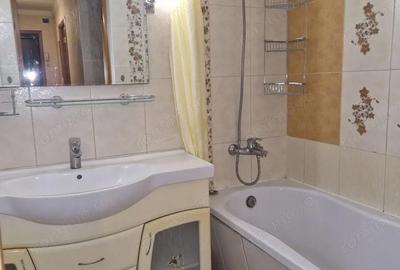 Garsonieră decomandată în Girocului