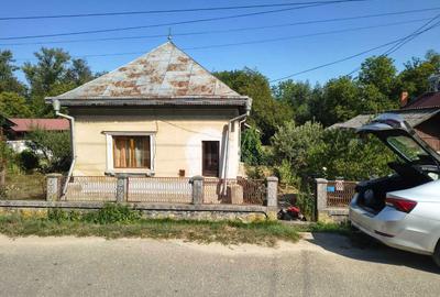 Casă cu 4 camere în Vărzăroaia - 1