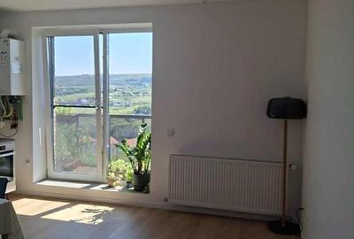 Apartament cu 3 camere semidecomandat, mobilat în Chinteni - 2