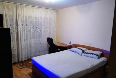 Apartament 3 camere decomandat etaj intermediar intrare Racadau - 2