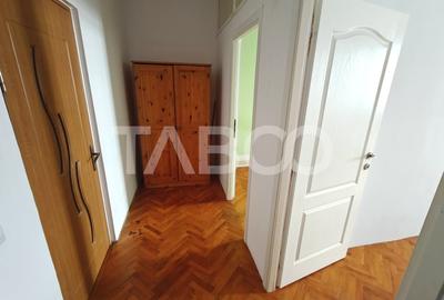 Apartament 3 camere cu geamuri spre strada Nicolae Balcescu Comision 0 - 8