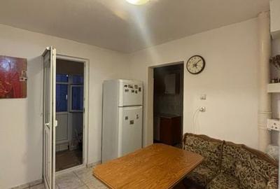 Apartament cu 2 camere decomandat în Berceni