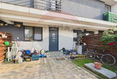 Casa/Vila superba cu 6 camere si gradina in zona Rosu/Ilfov - 1