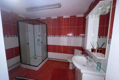 Casă cu 2 camere cu Canalizare în Central - 1