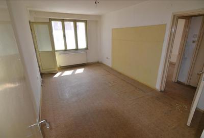 Apartament cu 3 camere circular în Calea București - 1