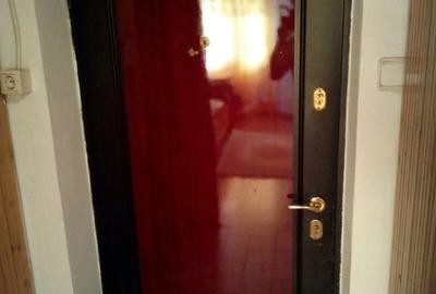 Apartament cu 2 camere decomandat în Ștei - 1