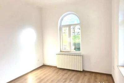 Casă cu 5 camere cu Canalizare în Floreasca