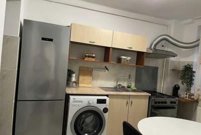 Apartament cu 3 camere decomandat în Exterior Vest - 1