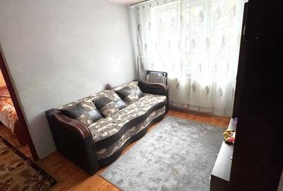 Apartament cu 3 camere semidecomandat în Micro 19
