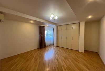 PIPERA IANCU NICOLAE  DE INCHIRIAT VILA SPATIOASA IN COMPLEX - 21