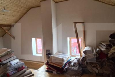 Spatiu comercial, casa veche si teren - 19