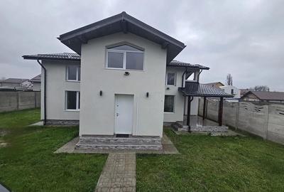 Casă cu 4 camere cu Teren 308 Mp în Central - 2