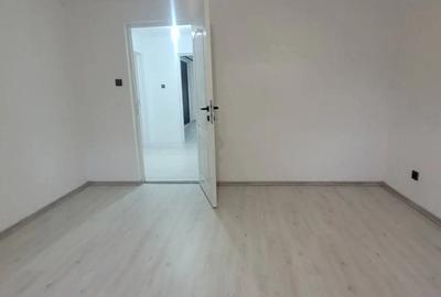 Casă cu 4 camere cu Teren 500 Mp în Central - 3