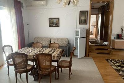 Proprietar, inchiriez apartament cu 3 camere, 2 bai, etaj I vila, str. Victor Hugo - 2