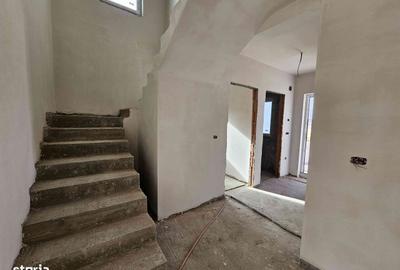 Casă cu 4 camere în Sânmartin - 2