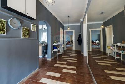 Spațiu comercial, de 200 mp, în Centrul Civic - 3