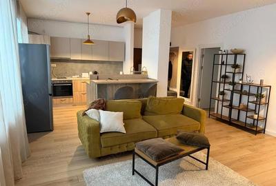 Garsonieră decomandată în Calea Victoriei