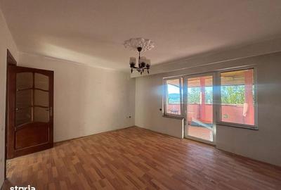 Casă cu 6 camere cu Teren 700 Mp în Groși - 5