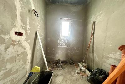 Casă cu 4 camere cu Teren 420 Mp în Valea Adâncă - 2