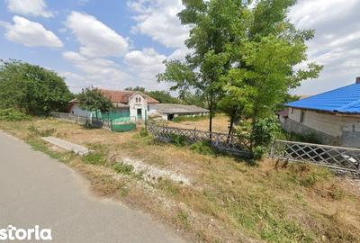 Casă cu 2 camere cu Teren 1215 Mp în Cerchezu - 2