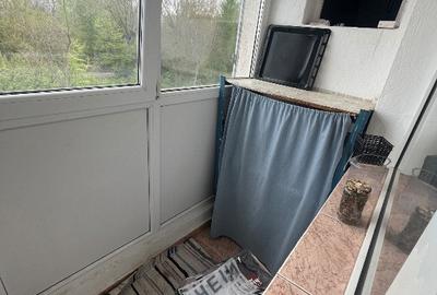 Apartament cu 3 camere semidecomandat în Viziru 1 - 2