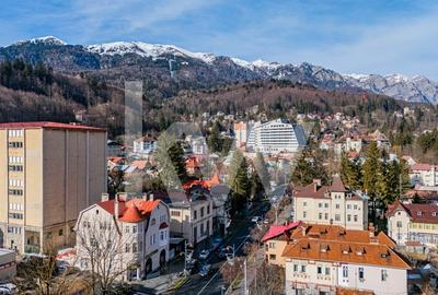 Corp de casa in inima statiunii Sinaia, pe bld. Republicii. - 1