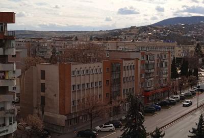 Apartament cu 2 camere decomandat în Central - 1