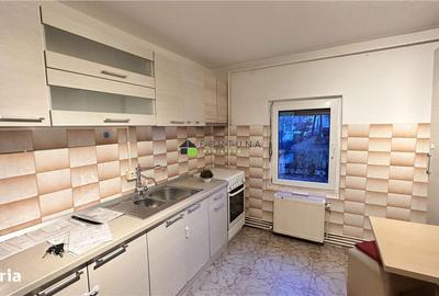 Apartament cu 2 camere decomandat în Florilor - 6