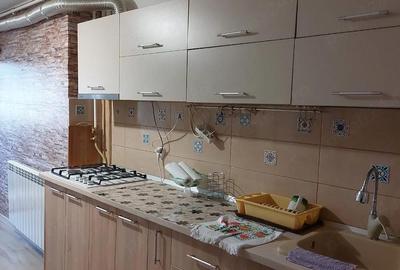 Apartament cu 3 camere decomandat în Km 4 - 5