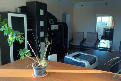 Apartament cu 2 camere semidecomandat, mobilat în Moșilor