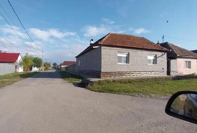 Casă cu 3 camere cu Teren 720 Mp în Central - 2