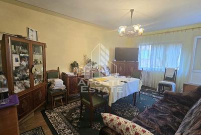 Apartament cu 2 camere, decomandat, etaj intermediar, zona Soarelui