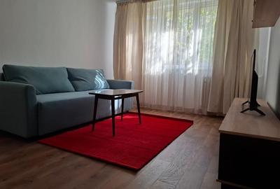 Inchiriere apartament 3 camere | metrou 1 Decembrie | etaj 1/4 | renovat complet - 1