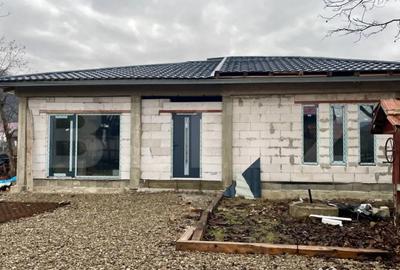 Casă cu 4 camere cu Teren 867 Mp în Central - 8