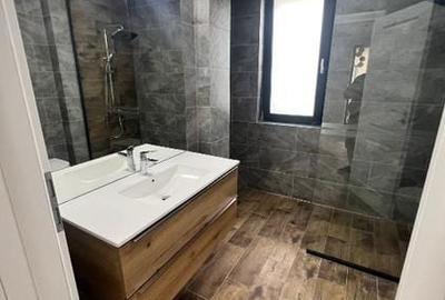 Casă cu 5 camere cu Teren 300 Mp în Central - 3