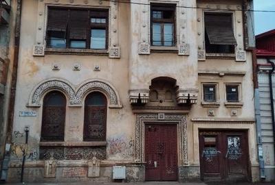 SE VINDE FOSTA CLINICA NECESITA RENOVARE IN ZONA CENTRALA FOISORUL DE FOC