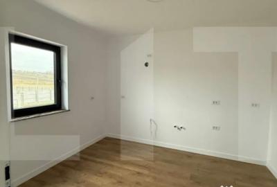 Casă cu 4 camere cu Teren 373 Mp în Central - 10