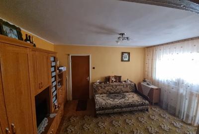 Apartament cu 2 camere semidecomandat, mobilat în Centrul Civic