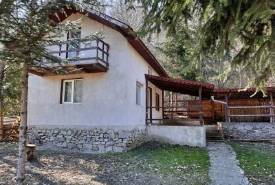 Casă cu 4 camere în Rădești