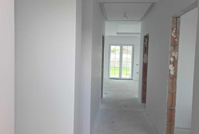 Casă cu 4 camere în Moșnița Veche - 3
