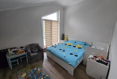 Duplex despartit prin camera tehnica - 4 camere Toate Utilitatile - 13